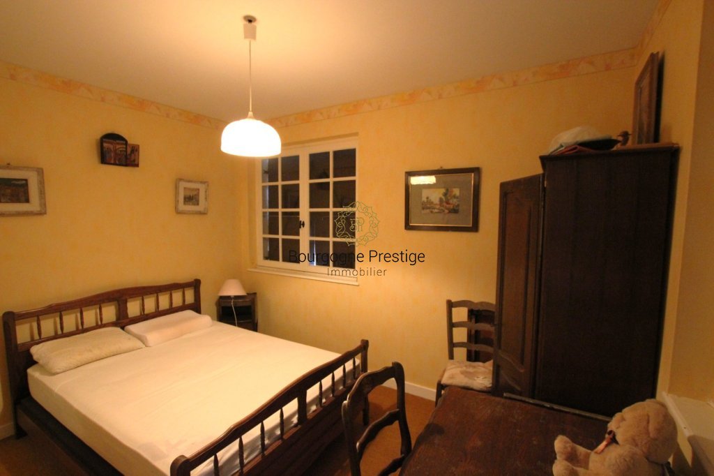 MAISON A VENDRE - TOURNUS - 220 m2 - 243 000 &euro;