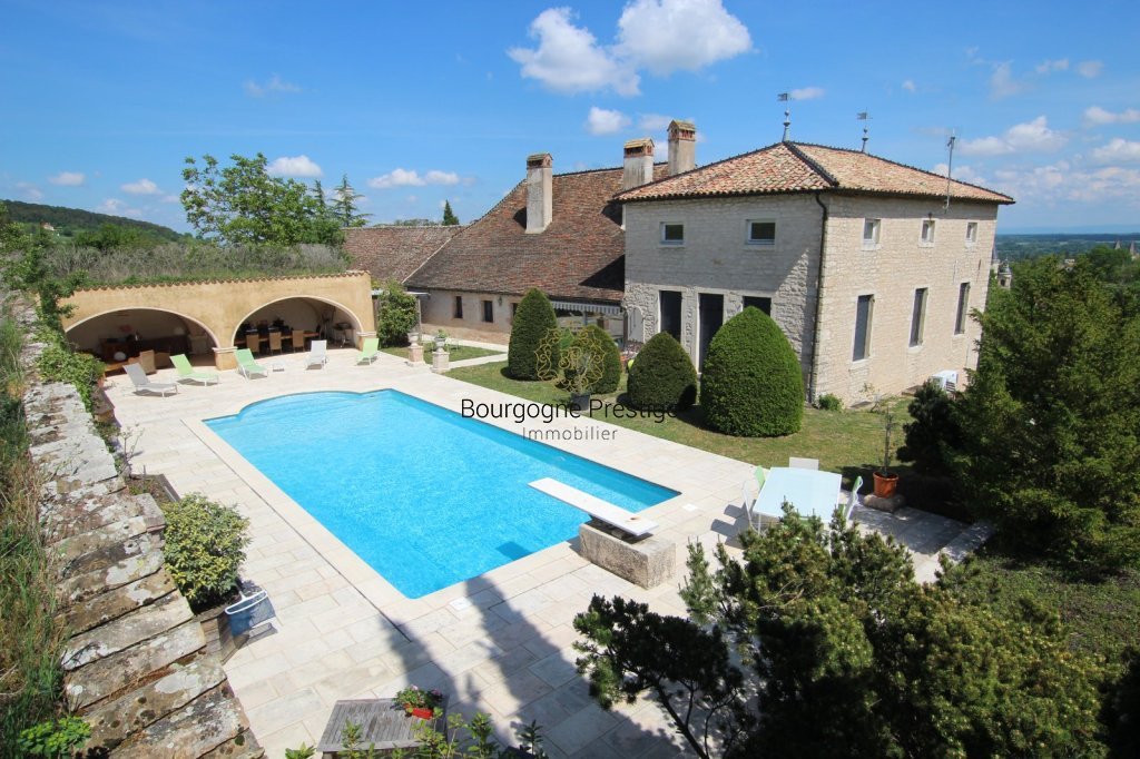 Propriété A VENDRE - TOURNUS - 255 m2 - 790 000 &euro;