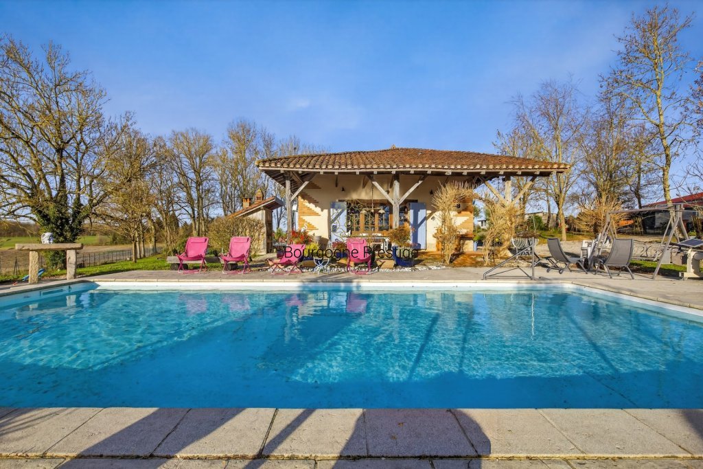 PROPRIETE A VENDRE - LOUHANS - 239 m2 - 595�000�&euro;