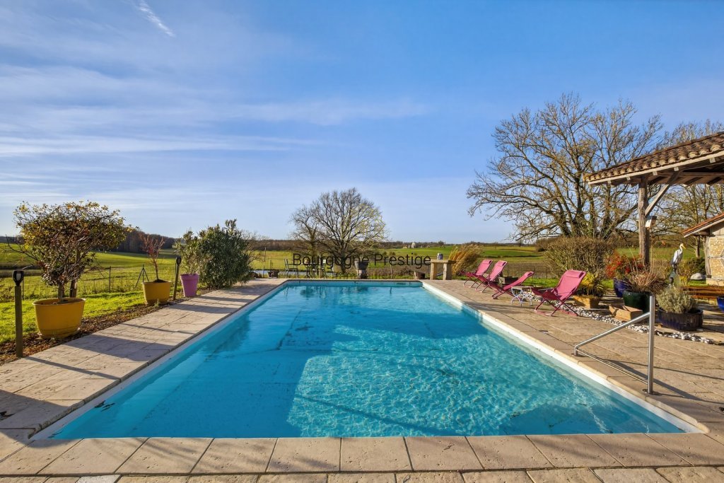 PROPRIETE A VENDRE - LOUHANS - 239 m2 - 595�000�&euro;