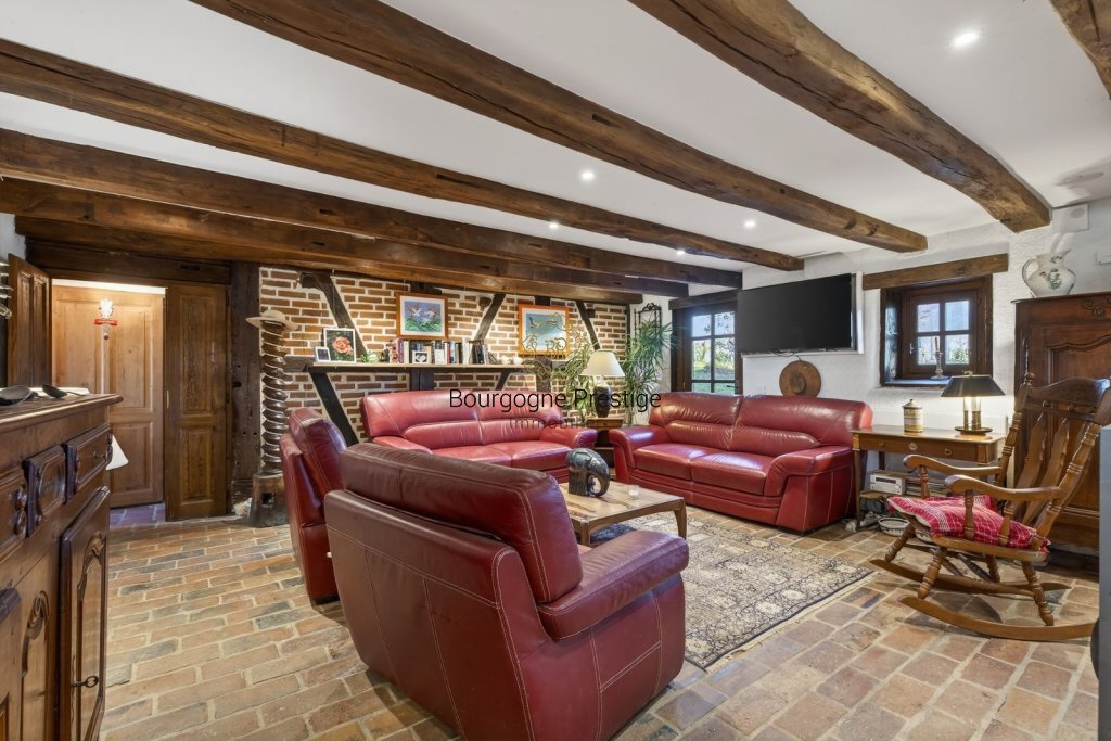 PROPRIETE A VENDRE - LOUHANS - 239 m2 - 595�000�&euro;