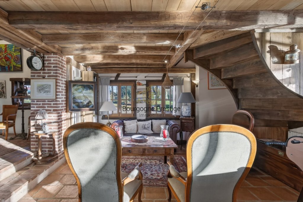 PROPRIETE A VENDRE - LOUHANS - 239 m2 - 595�000�&euro;