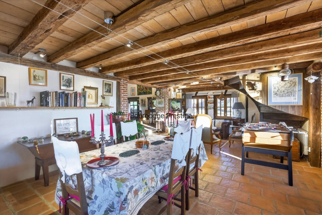 PROPRIETE A VENDRE - LOUHANS - 239 m2 - 595�000�&euro;