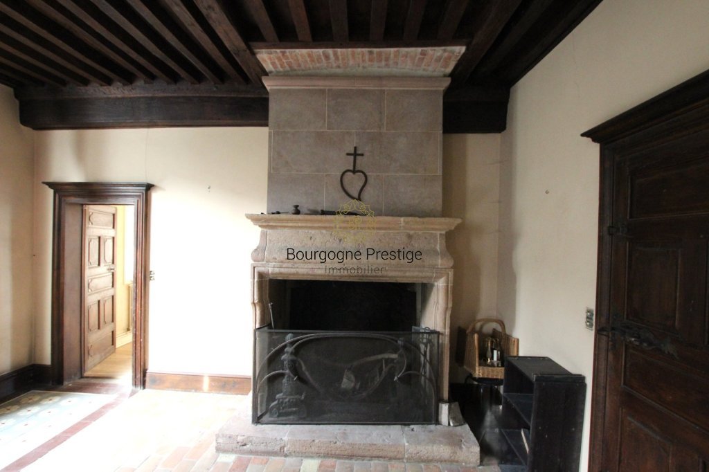 PROPRIETE A VENDRE - LOUHANS - 304 m2 - 425�000�&euro;