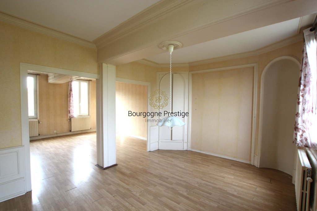 PROPRIETE A VENDRE - LOUHANS - 304 m2 - 425�000�&euro;