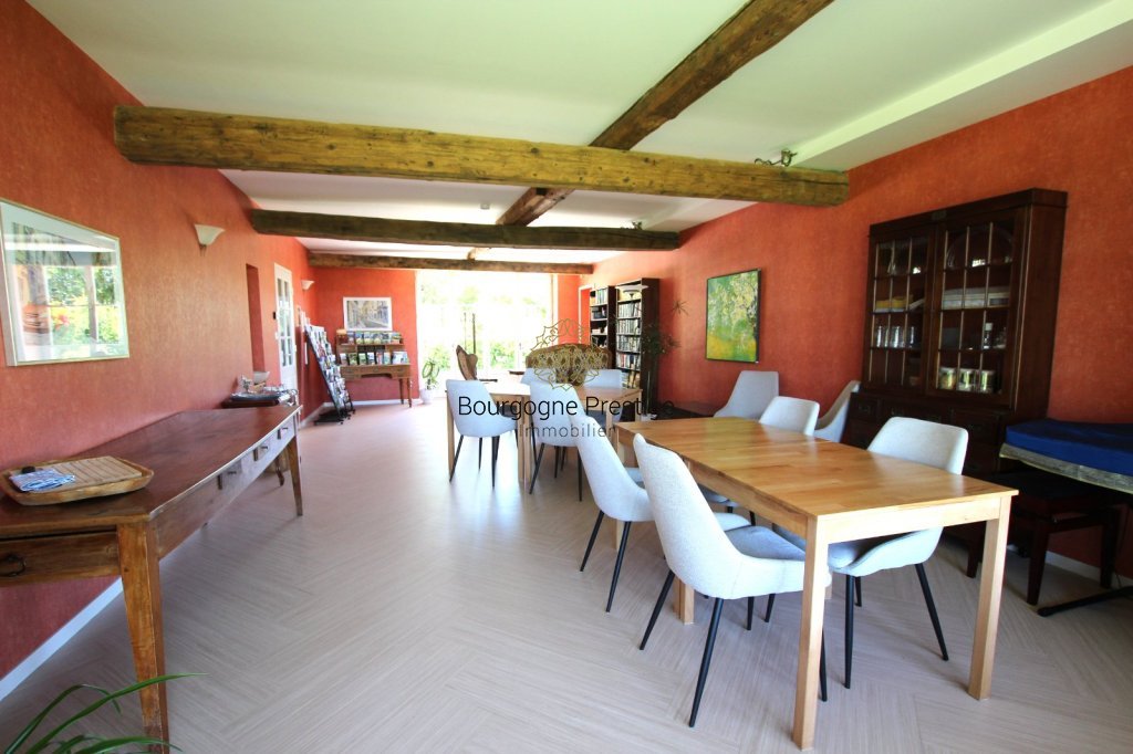 PROPRIETE A VENDRE - LOUHANS - 450 m2 - 970 000 &euro;