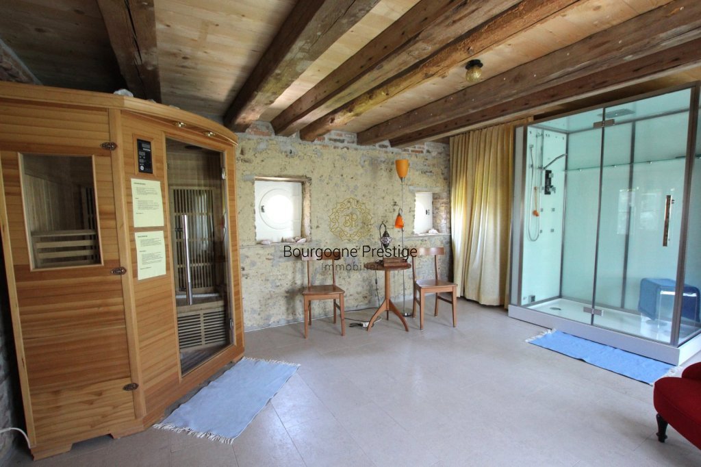 PROPRIETE A VENDRE - LOUHANS - 450 m2 - 970 000 &euro;