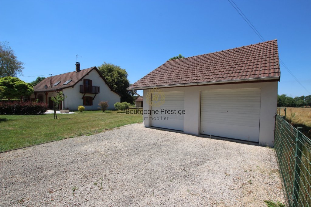 PROPRIETE A VENDRE - LOUHANS - 174 m2 - 339 000 &euro;