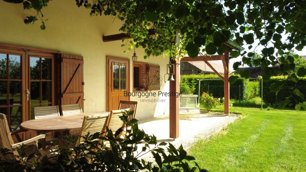 PROPRIETE A VENDRE - LOUHANS - 174 m2 - 339 000 &euro;