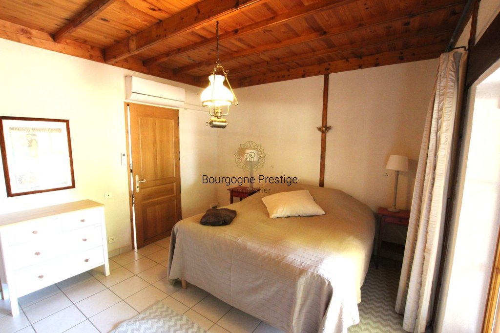 PROPRIETE A VENDRE - LOUHANS - 174 m2 - 339 000 &euro;
