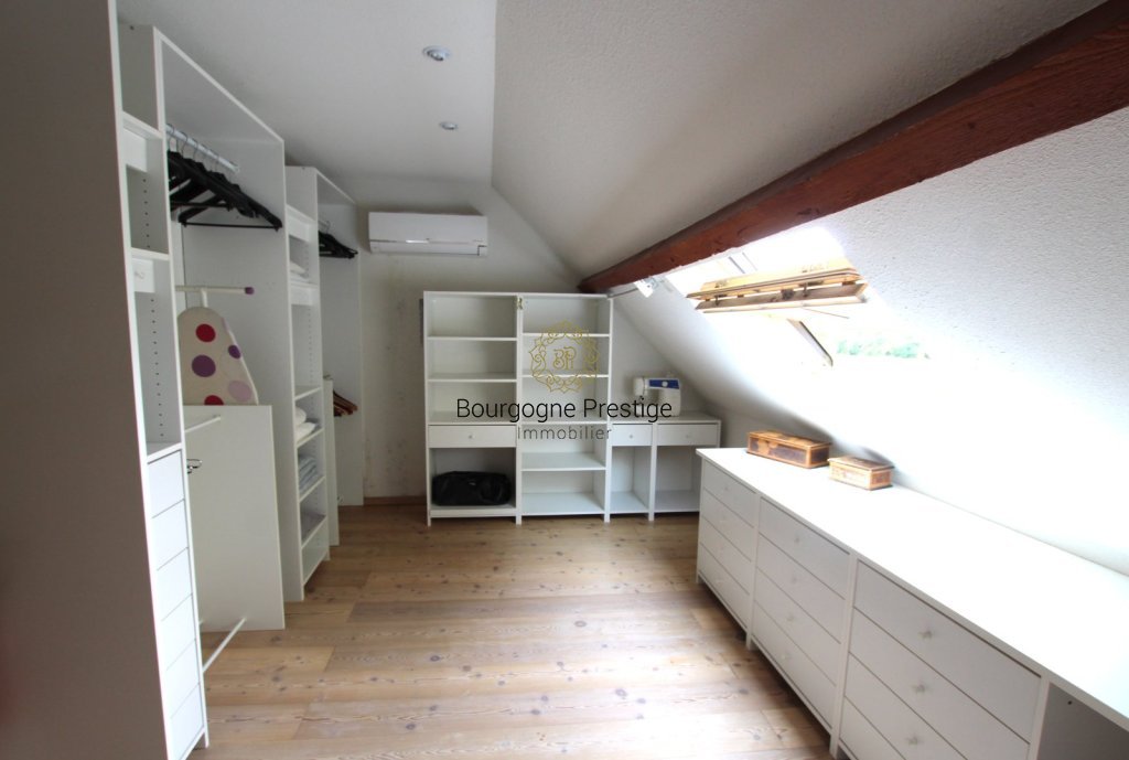 PROPRIETE A VENDRE - LOUHANS - 174 m2 - 339 000 &euro;