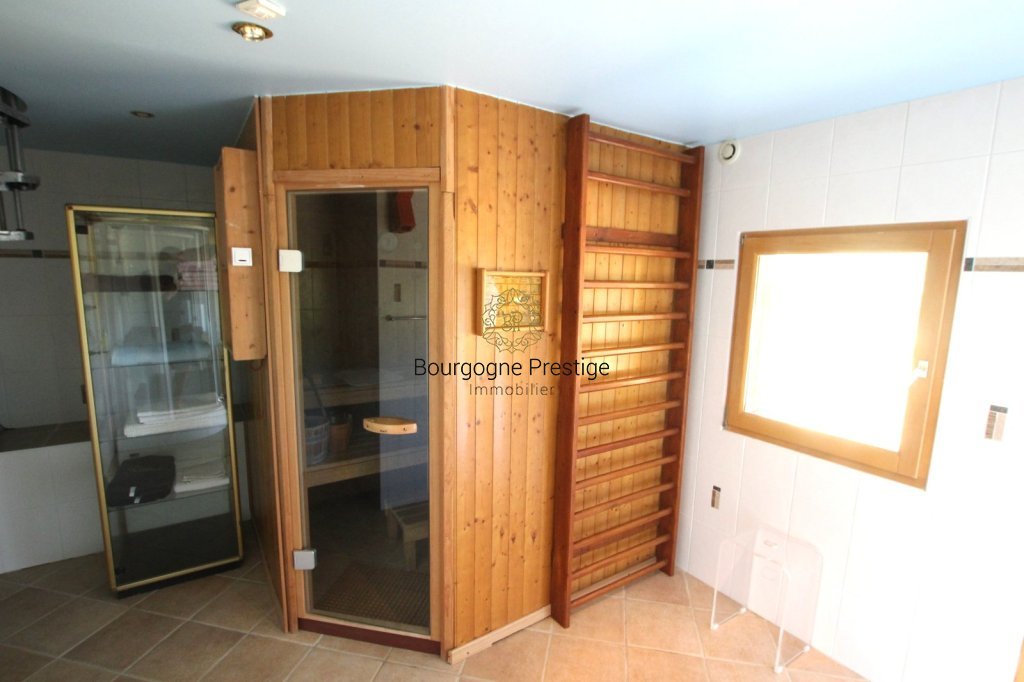 PROPRIETE A VENDRE - LOUHANS - 174 m2 - 339 000 &euro;