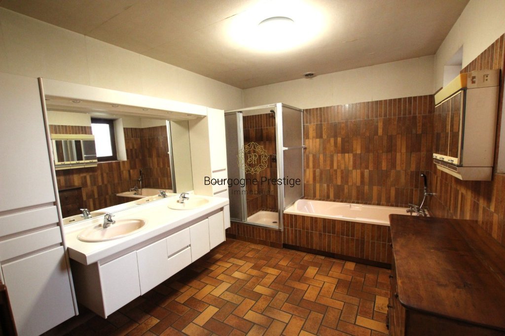 PROPRIETE A VENDRE - MACON - 155 m2 - 395�000�&euro;