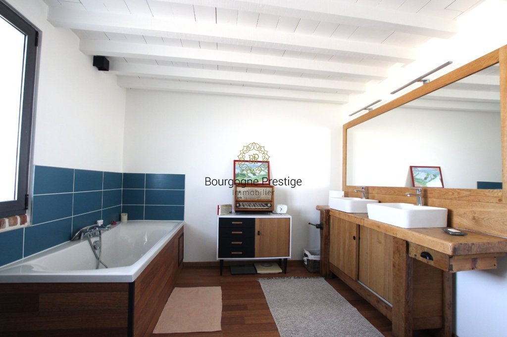 PROPRIETE A VENDRE - ROMENAY - 231 m2 - 575 000 &euro;