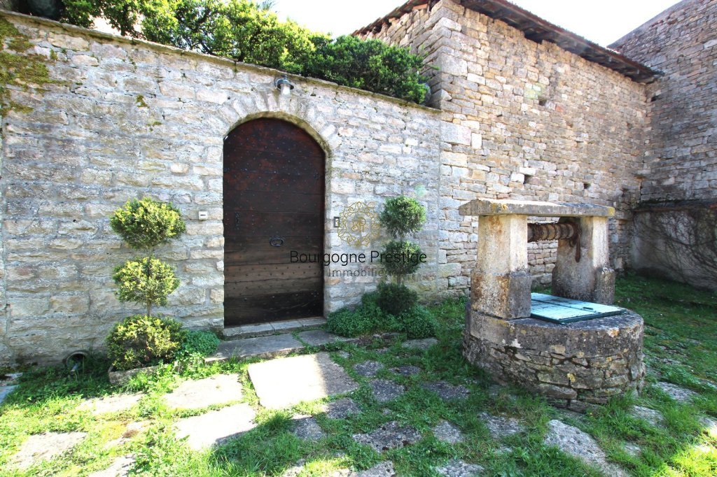 PROPRIETE A VENDRE - SENNECEY LE GRAND - 188 m2 - 329�000�&euro;