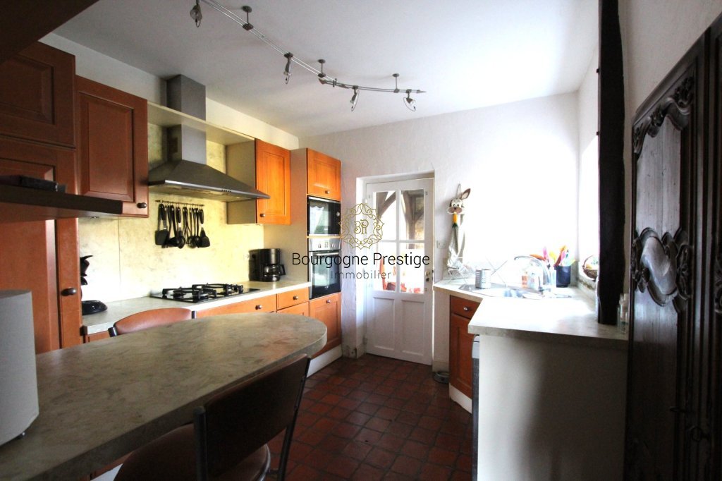 PROPRIETE A VENDRE - SENNECEY LE GRAND - 188 m2 - 329�000�&euro;