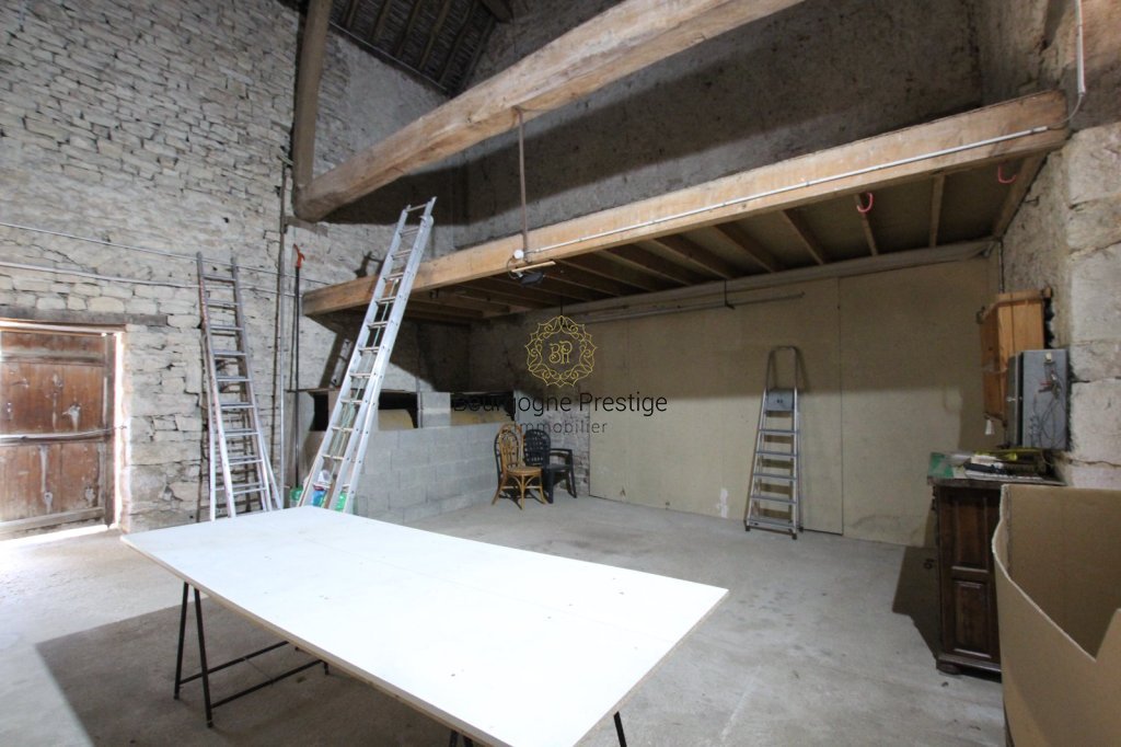 PROPRIETE A VENDRE - SENNECEY LE GRAND - 188 m2 - 329�000�&euro;