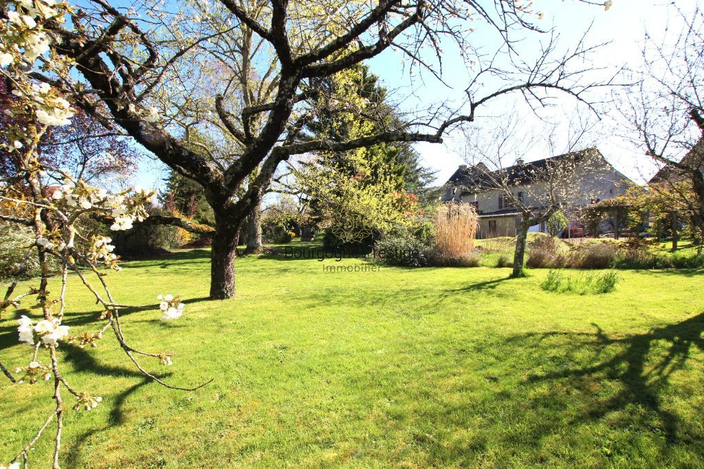 PROPRIETE A VENDRE - SENNECEY LE GRAND - 263 m2 - 499 000 &euro;