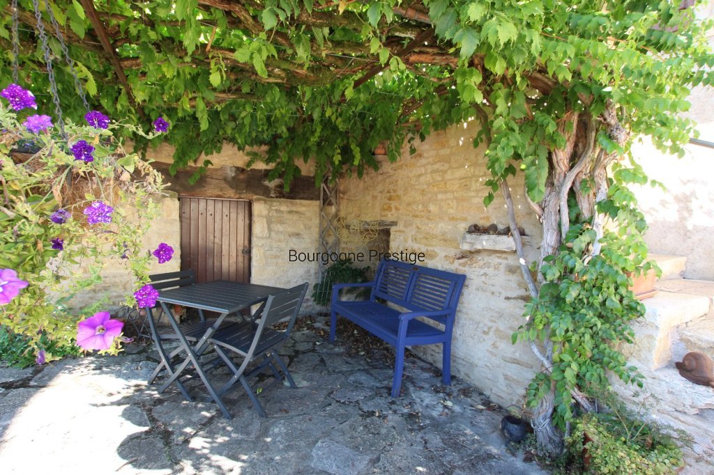 PROPRIETE A VENDRE - SENNECEY LE GRAND - 263 m2 - 499 000 &euro;