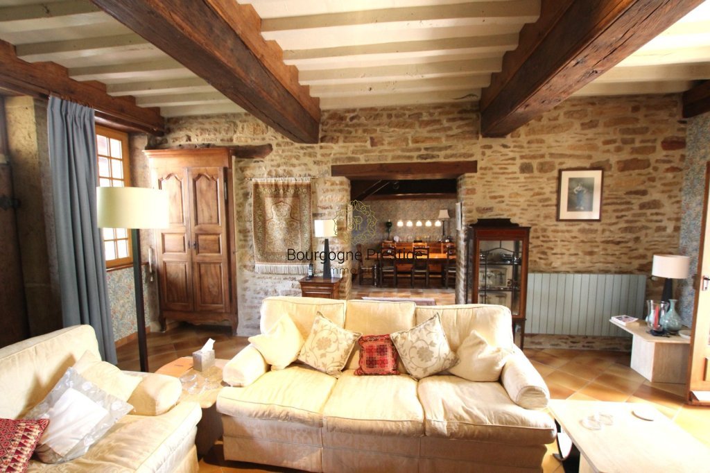 PROPRIETE A VENDRE - SENNECEY LE GRAND - 263 m2 - 499 000 &euro;