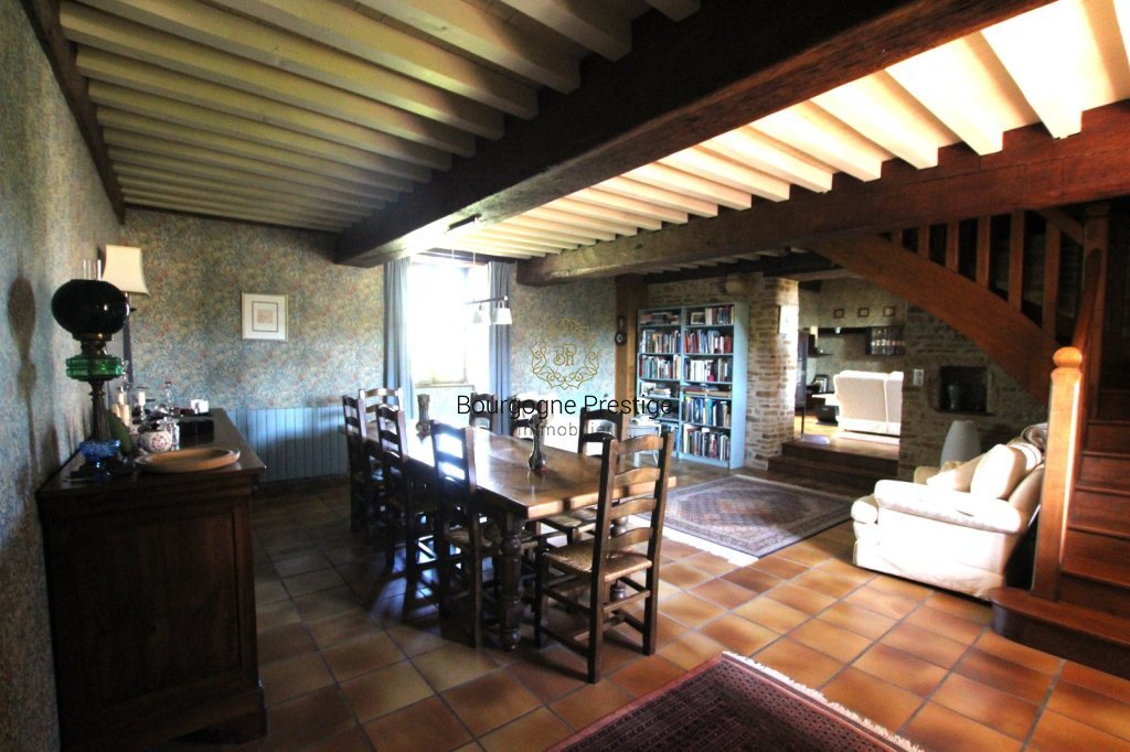 PROPRIETE A VENDRE - SENNECEY LE GRAND - 263 m2 - 499 000 &euro;