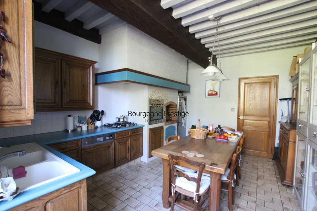 PROPRIETE A VENDRE - SENNECEY LE GRAND - 263 m2 - 499 000 &euro;