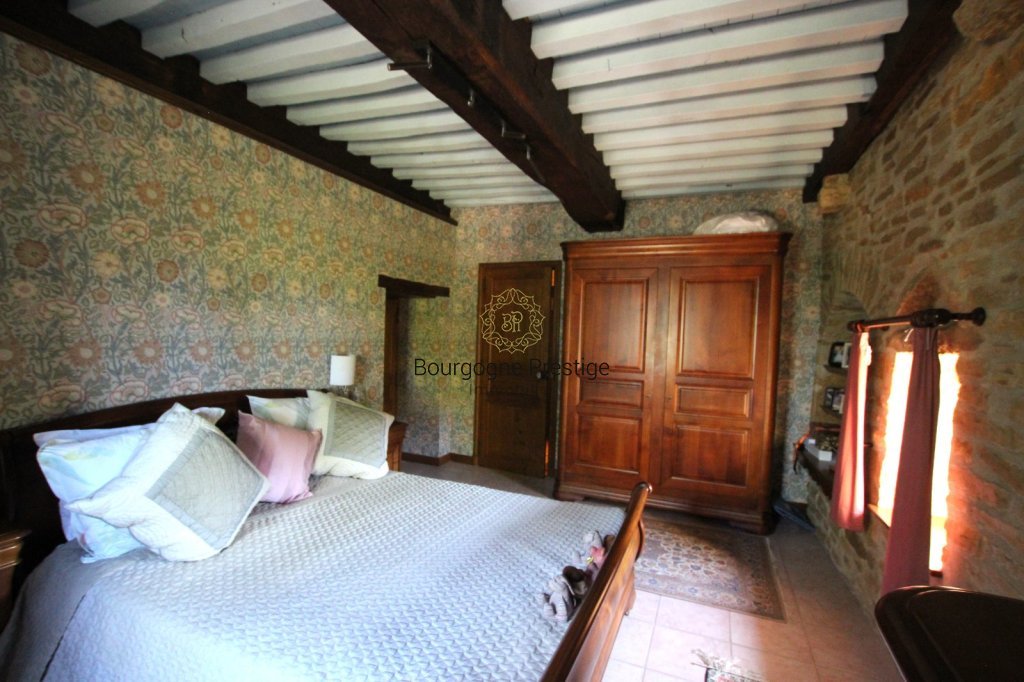 PROPRIETE A VENDRE - SENNECEY LE GRAND - 263 m2 - 499 000 &euro;
