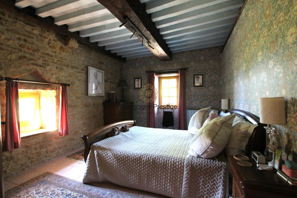 PROPRIETE A VENDRE - SENNECEY LE GRAND - 263 m2 - 499 000 &euro;