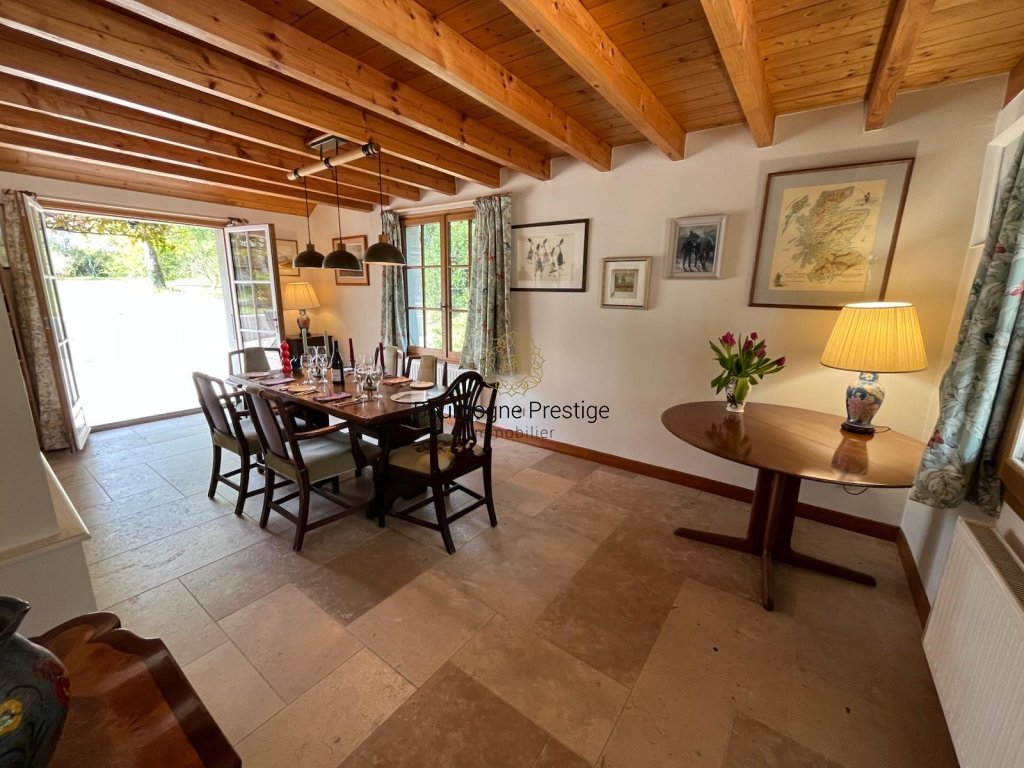 PROPRIETE A VENDRE - SIMANDRE - 184 m2 - 399 000 &euro;