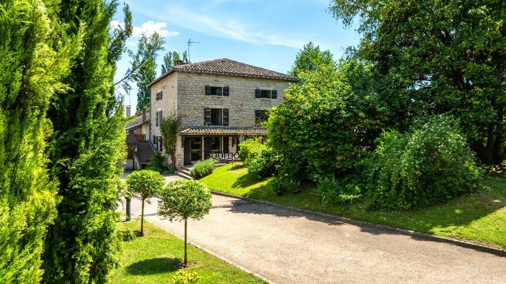 PROPRIETE A VENDRE - TOURNUS - 250 m2 - 599�000�&euro;