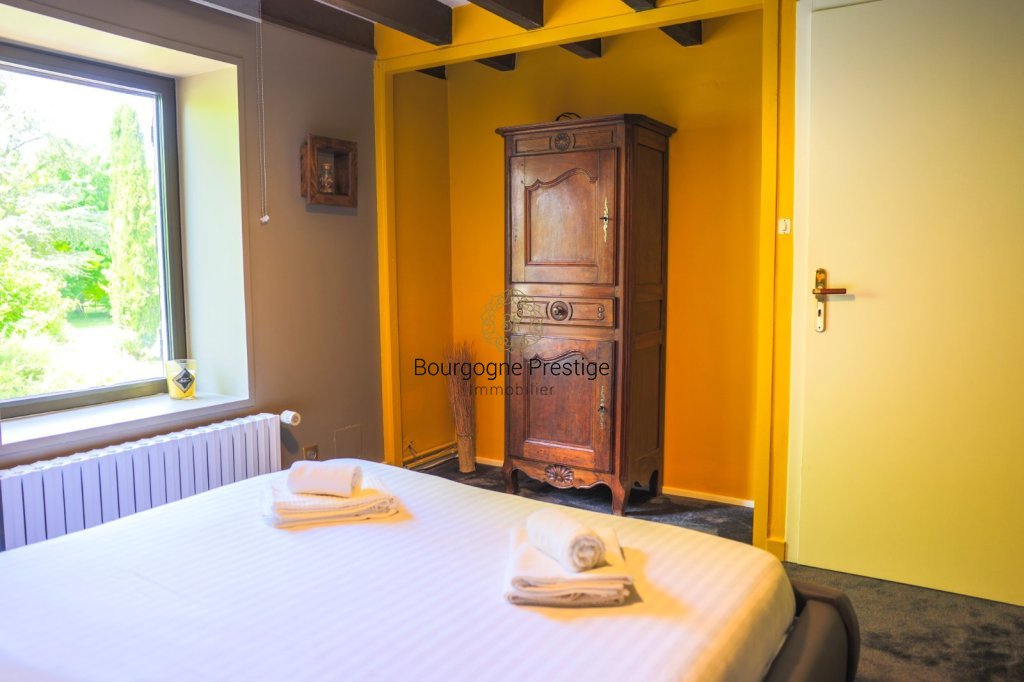 PROPRIETE A VENDRE - TOURNUS - 250 m2 - 599�000�&euro;