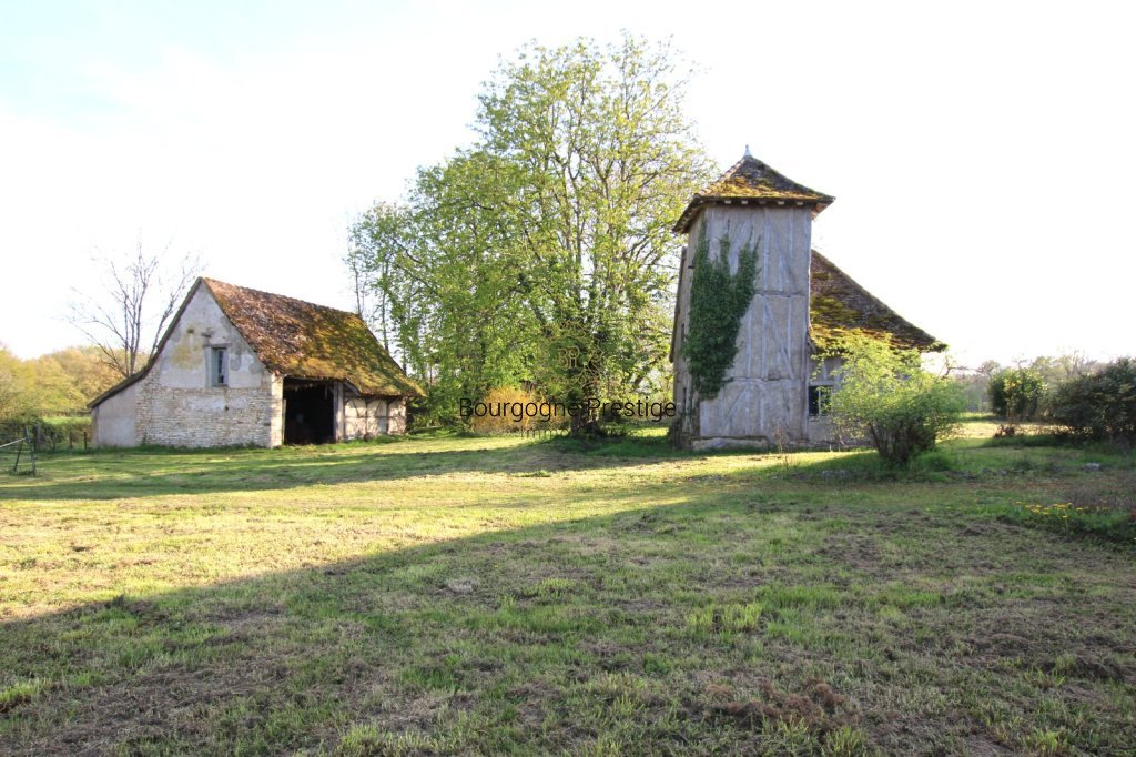 PROPRIETE A VENDRE - TOURNUS - 277 m2 - 429�000�&euro;
