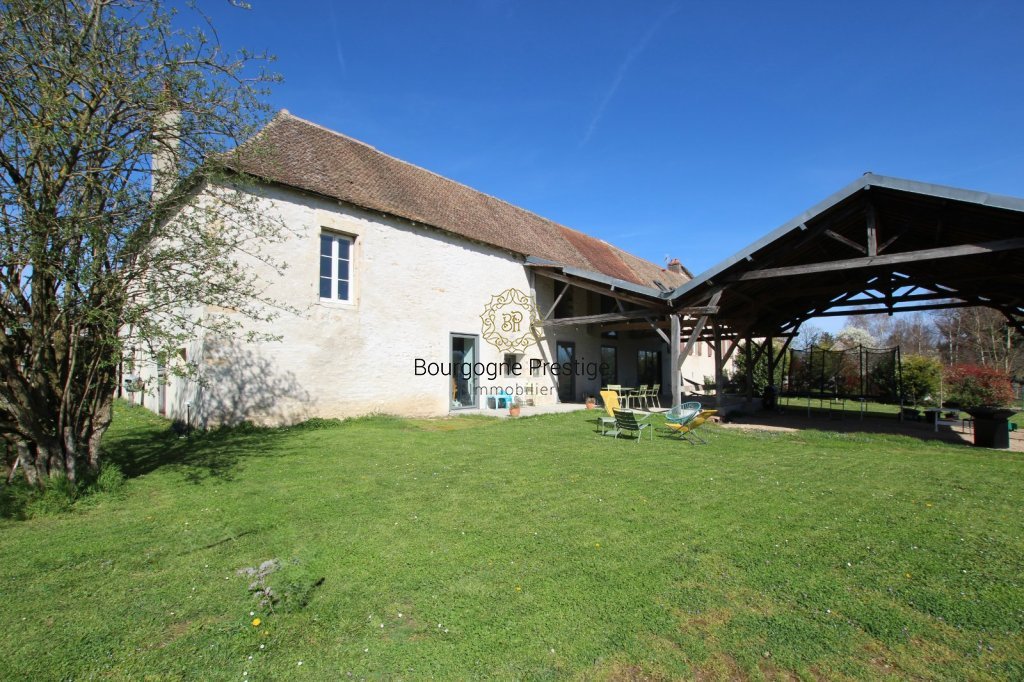 PROPRIETE A VENDRE - TOURNUS - 292 m2 - 490�000�&euro;