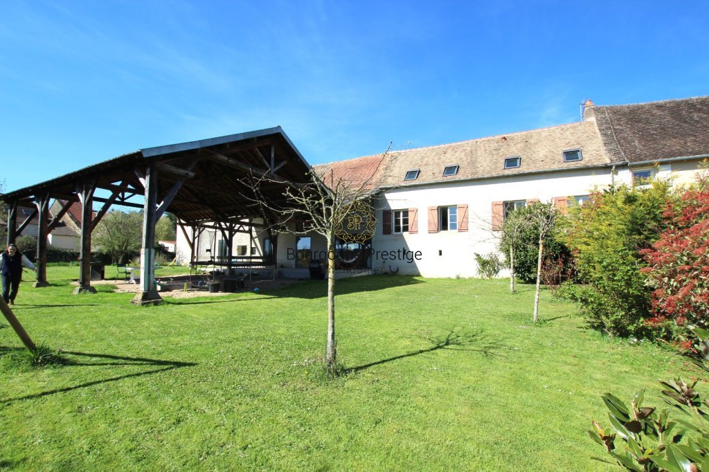 PROPRIETE A VENDRE - TOURNUS - 292 m2 - 490�000�&euro;