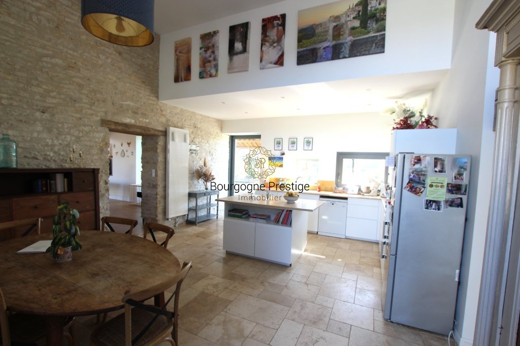 PROPRIETE A VENDRE - TOURNUS - 292 m2 - 490�000�&euro;