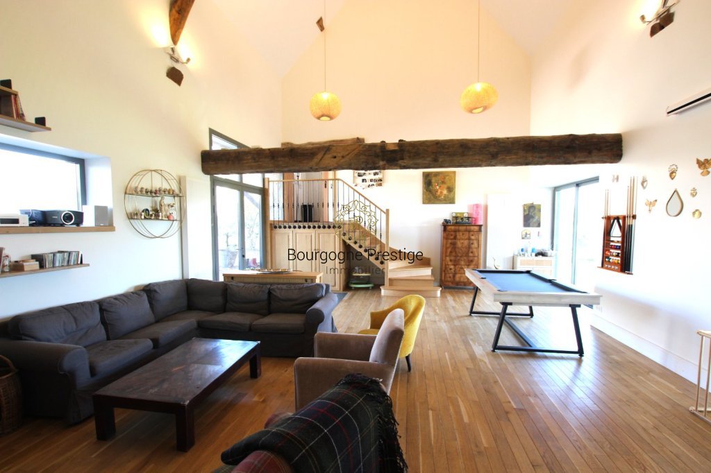 PROPRIETE A VENDRE - TOURNUS - 292 m2 - 490�000�&euro;