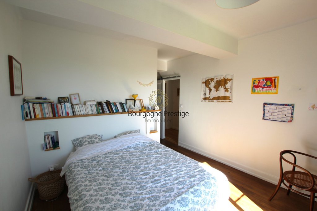 PROPRIETE A VENDRE - TOURNUS - 292 m2 - 490�000�&euro;