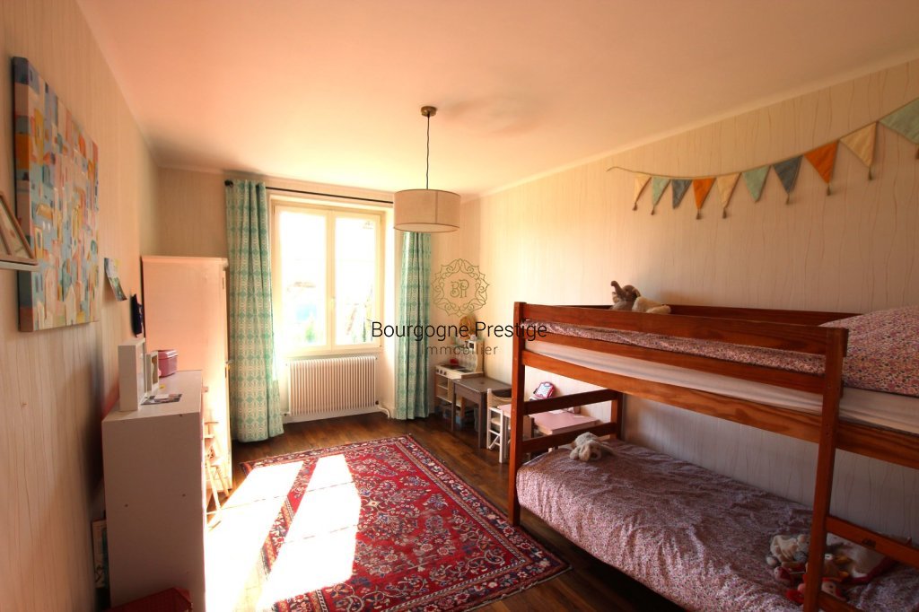 PROPRIETE A VENDRE - TOURNUS - 292 m2 - 490�000�&euro;