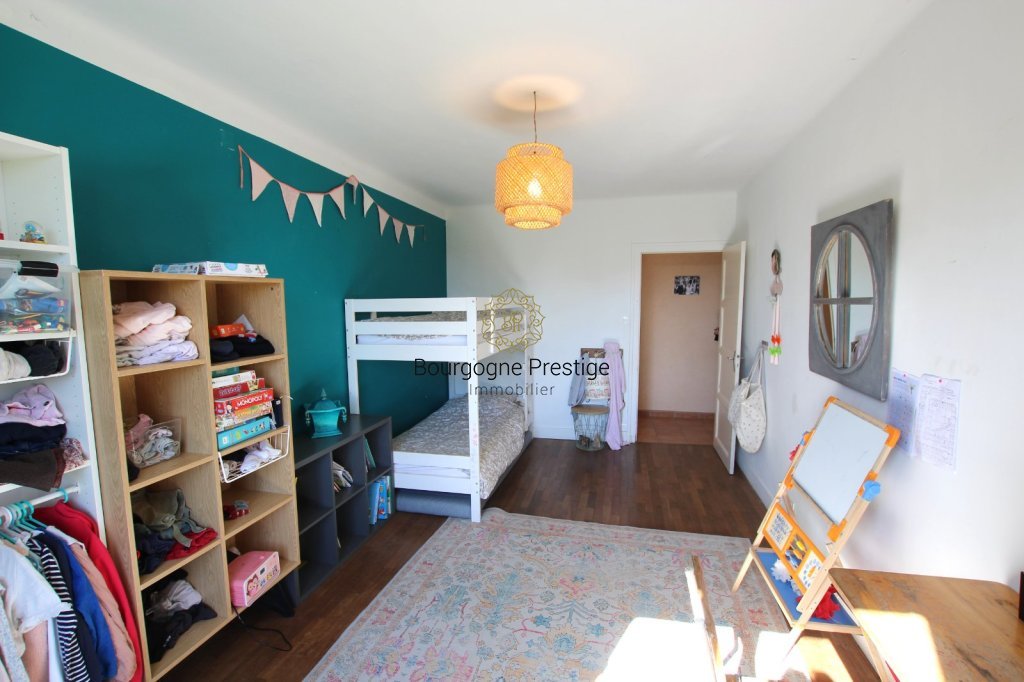 PROPRIETE A VENDRE - TOURNUS - 292 m2 - 490�000�&euro;