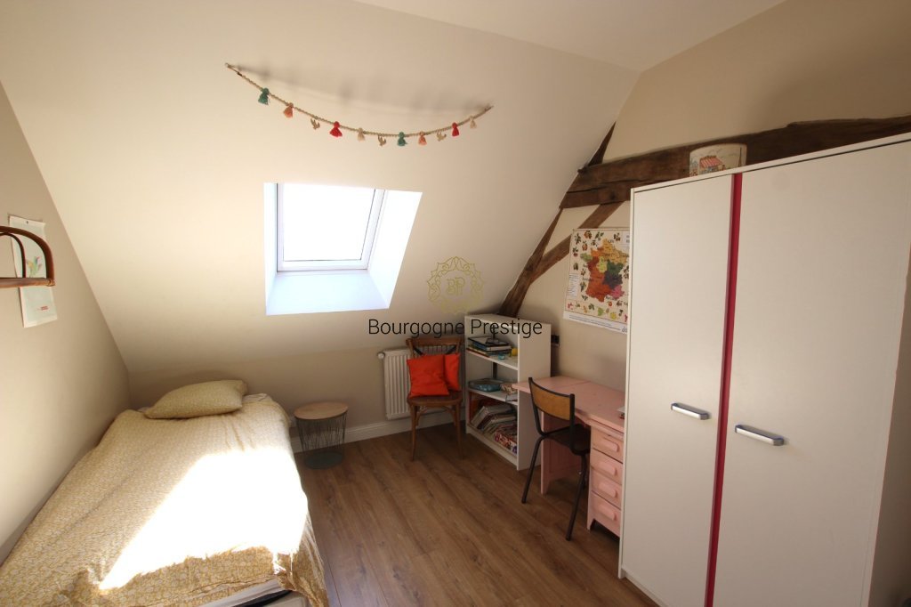 PROPRIETE A VENDRE - TOURNUS - 292 m2 - 490�000�&euro;