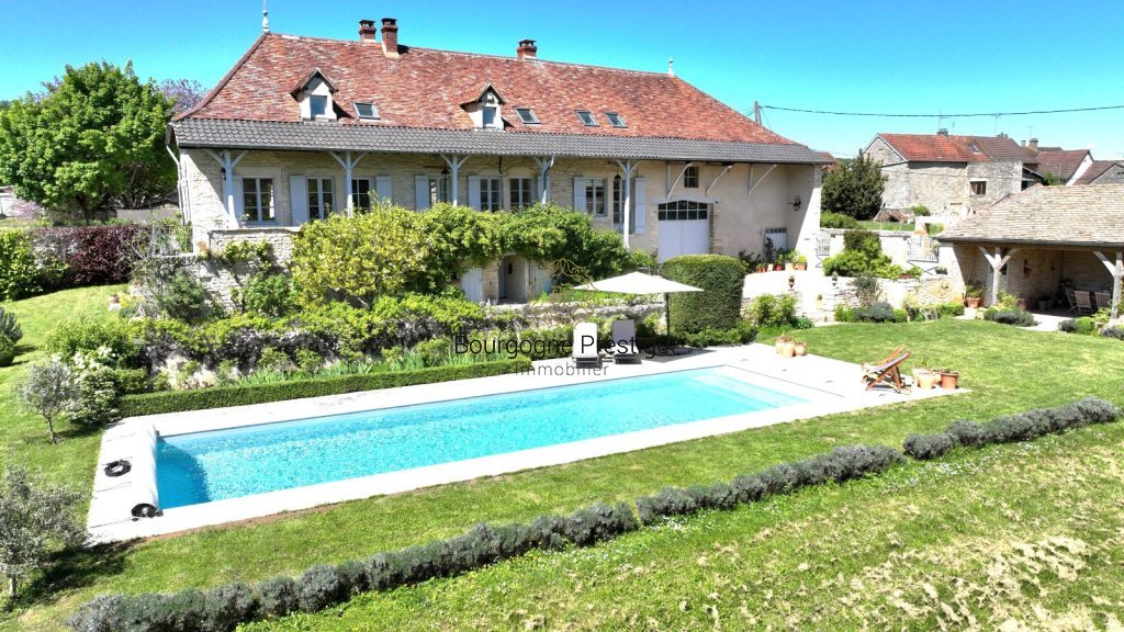 PROPRIETE A VENDRE - TOURNUS - 203 m2 - 830 000 &euro;