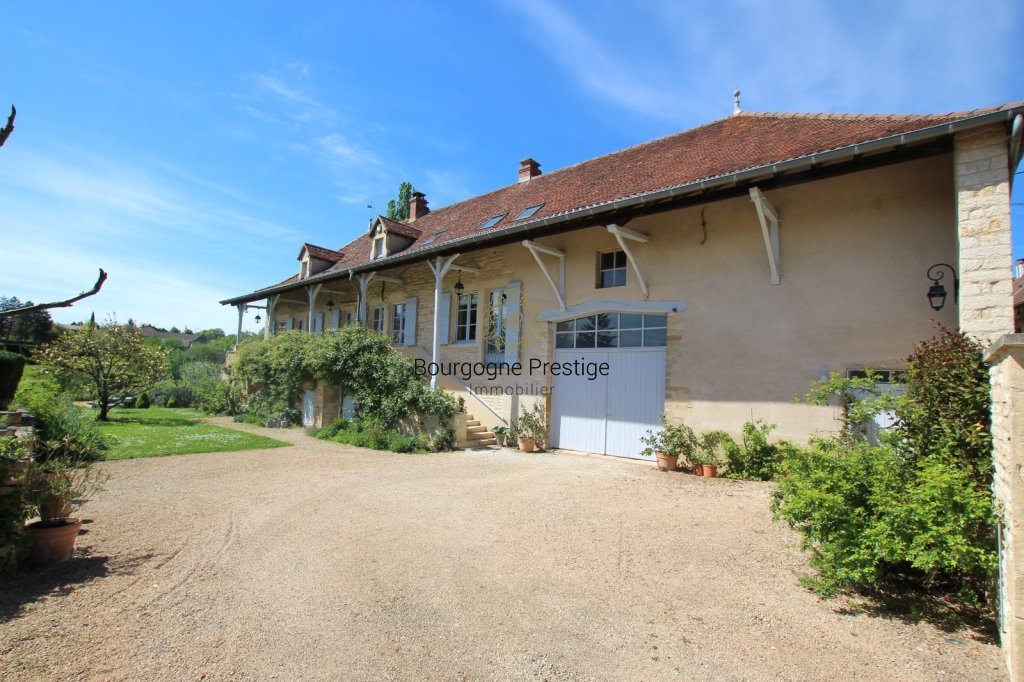 PROPRIETE A VENDRE - TOURNUS - 203 m2 - 830 000 &euro;