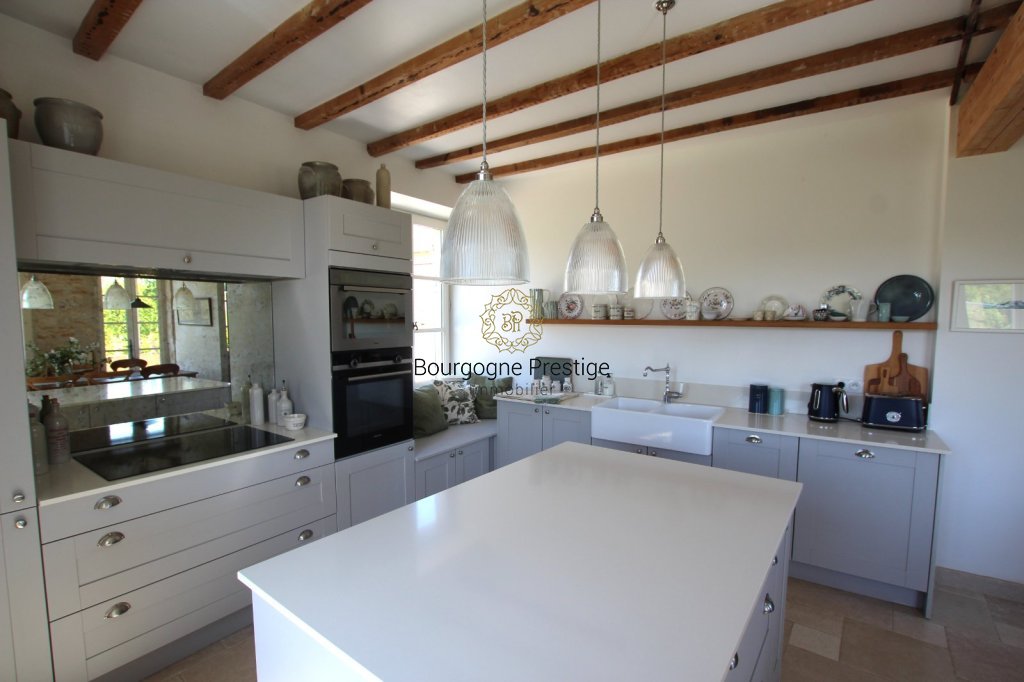 PROPRIETE A VENDRE - TOURNUS - 203 m2 - 830 000 &euro;