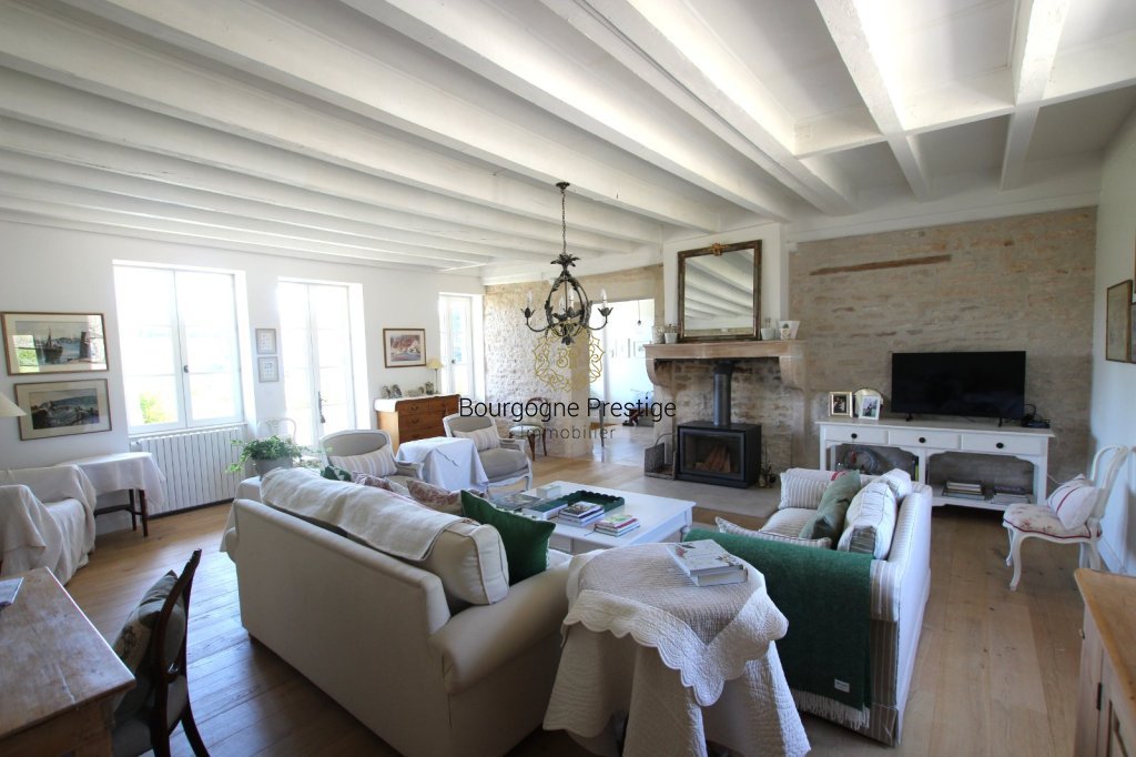 PROPRIETE A VENDRE - TOURNUS - 203 m2 - 830 000 &euro;