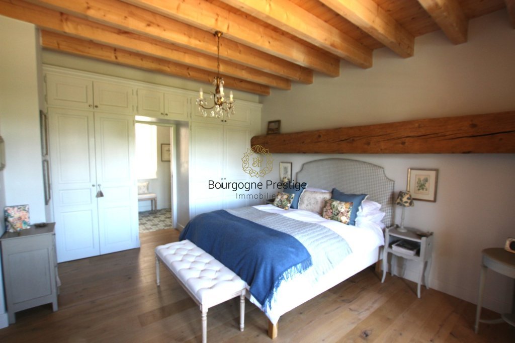 PROPRIETE A VENDRE - TOURNUS - 203 m2 - 830 000 &euro;