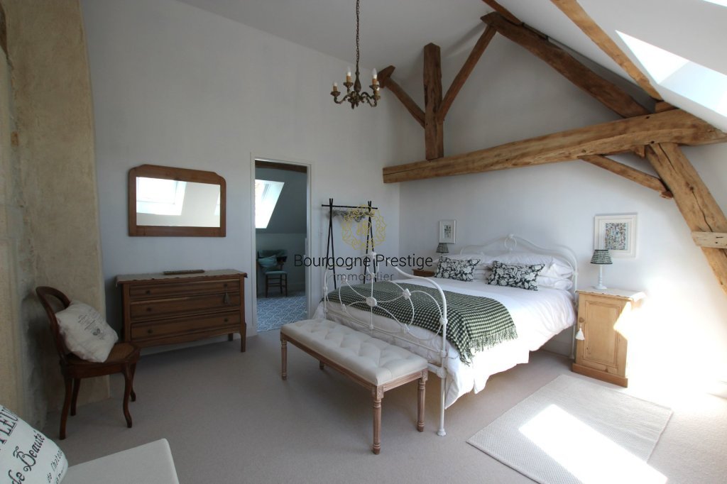 PROPRIETE A VENDRE - TOURNUS - 203 m2 - 830 000 &euro;