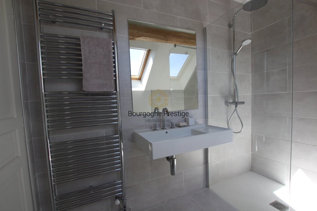PROPRIETE A VENDRE - TOURNUS - 203 m2 - 830 000 &euro;