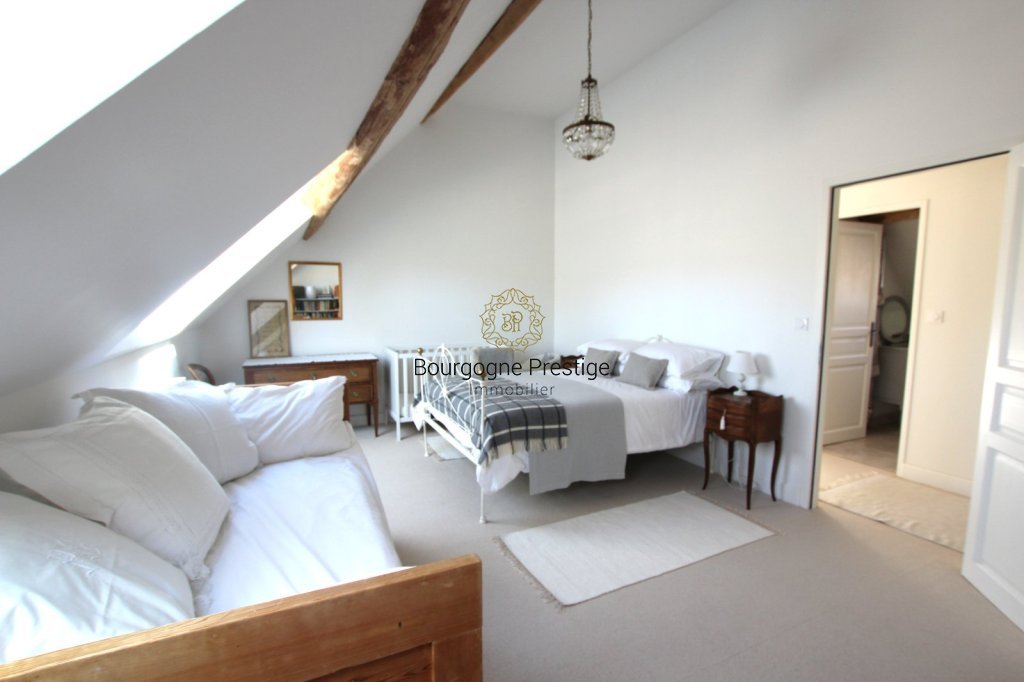 PROPRIETE A VENDRE - TOURNUS - 203 m2 - 830 000 &euro;