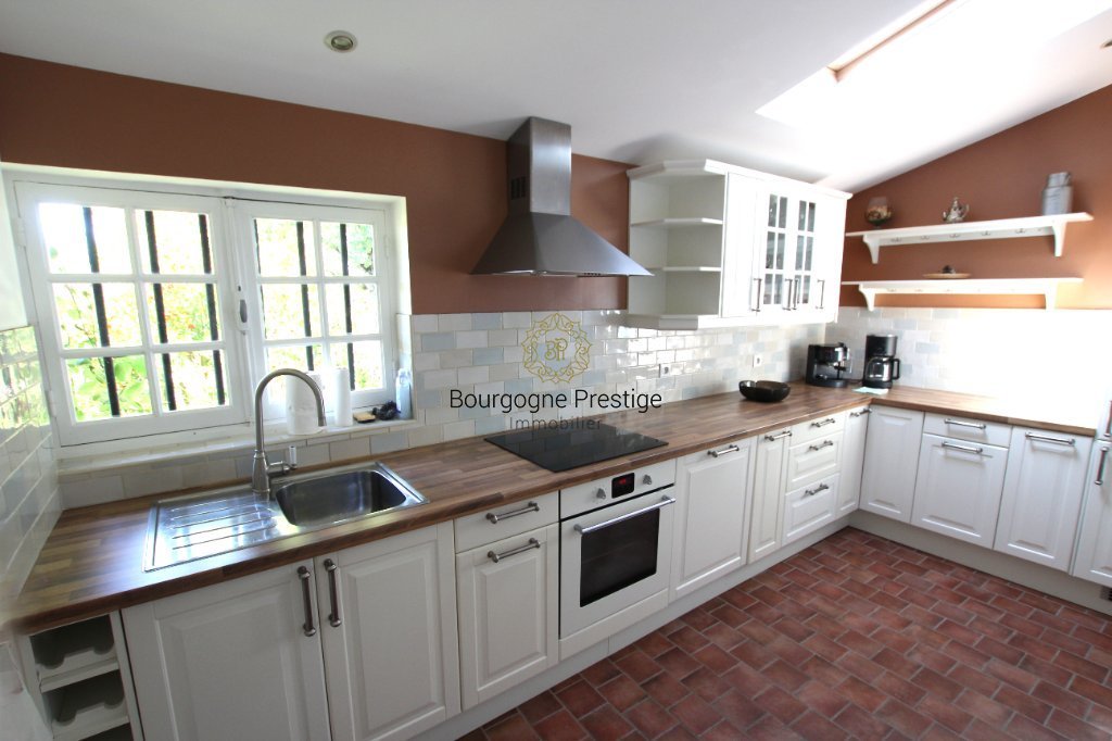 PROPRIETE A VENDRE - TOURNUS - 89 m2 - 399 000 &euro;