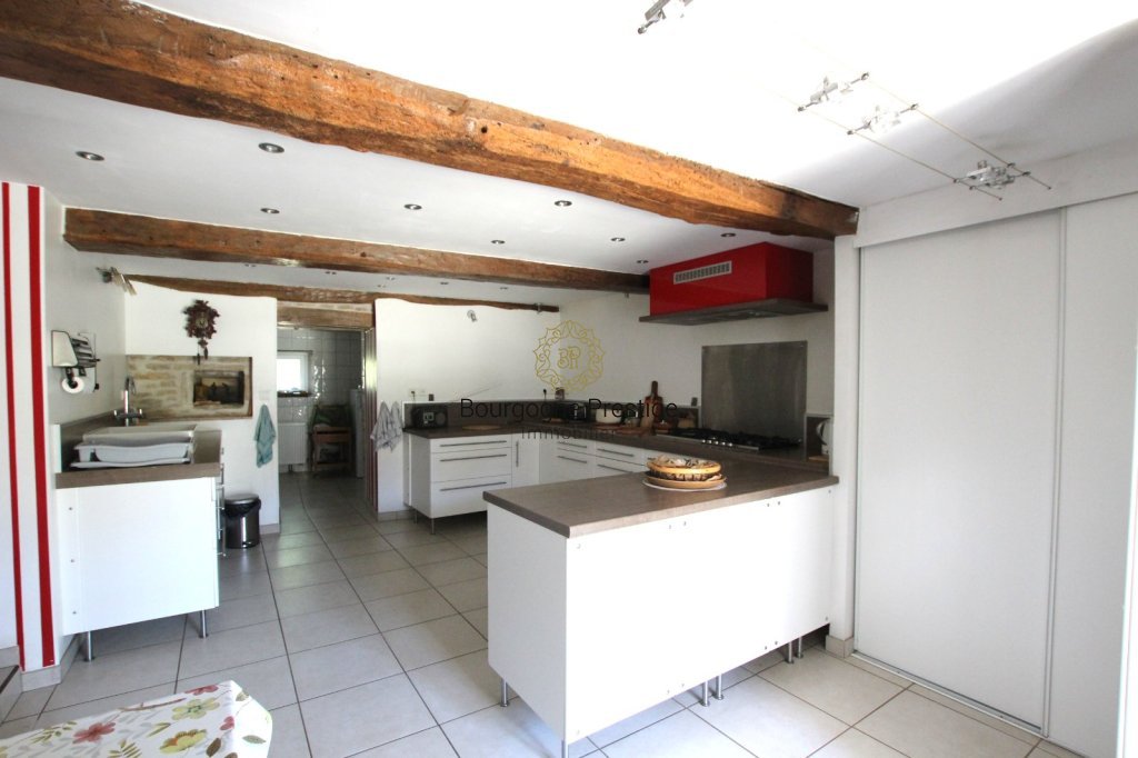 PROPRIETE A VENDRE - TOURNUS - 235 m2 - 339 000 &euro;